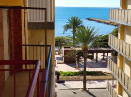 Sunny apartment near the beach, hotel en Santa Pola