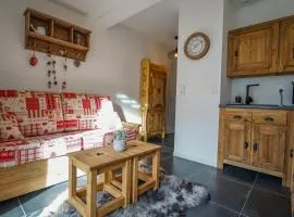 Le Petit Chalet - Cosy studio in Lathuile for 2 people