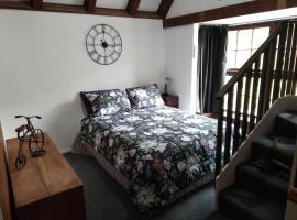 Arden Country House - The Chalet Bed and Breakfast, chalet de montaña en Dunedin