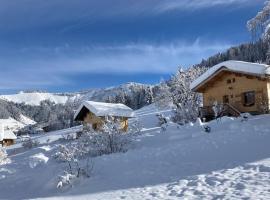 Chalets Savoie โรงแรมใกล้ Plan des Fours Ski Lift ในนอเทรอ-ดาม-เด-เบลล์คอมบ์