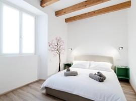 Spazio 77 by "The House Of Travelers", hotel a Como