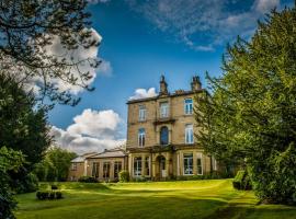 Astley Bank Hotel, hotel near Blackburn with Darwen Services M65, Darwen