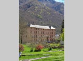 T2 résidence Grand Hotel appt 102 - village thermal montagne, hotel en Aulus-les-Bains