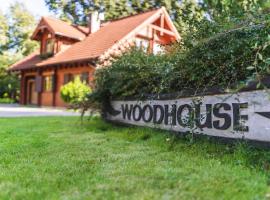 Woodhouse, Ferienunterkunft in Łubowo