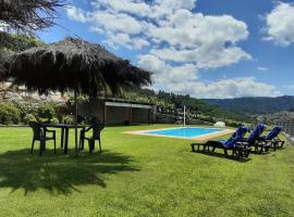 Casa A Chairiña y A Revolta, hotel en Arnoia