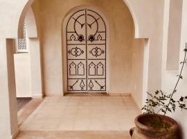 Dar ABDELKRIM, guest house sa Al Ḩaddādah