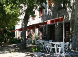 Hôtel - Pub Le Petit Bosquet, недорогой отель в городе Санто-Пьетро-ди-Венако