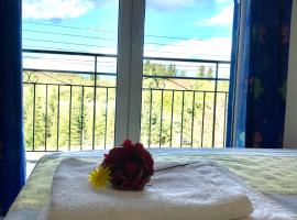 Room in Apartment - Banos Apartments And Swimming Pool Near the Beach, hotel v destinaci Roda