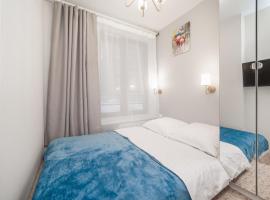 Светлая уютная студия рядом с метро Дмитровская, отель в Москве