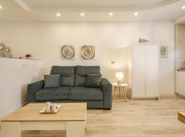 Apartamento Naypa with free parking, hotel perto de Estação de Comboios de Segunda Aguada, Cádiz