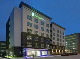 Holiday Inn Express - Milwaukee Downtown, an IHG Hotel