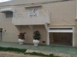 Apto Completo, privativo, garagem portao automatico, self-catering accommodation in Juazeiro