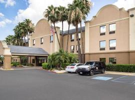 Shary Inn and Suites, hotel in Mission