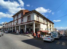 Hotel Oseguera, hotelli kohteessa Uruapan del Progreso