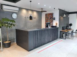 DG Grami Hotel, hotel en Manila