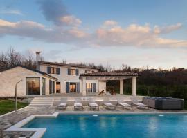 Villa Edoardo by Villas Holiday, hotel in Vižinada