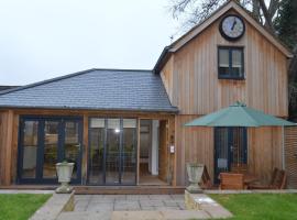 Cedar Lodge 2 ensuite bedroom cottage near Bath, hotel din Box