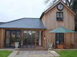 Cedar Lodge 2 ensuite bedroom cottage near Bath