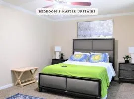 Exceptional, 5 Beds, Near Downtown - Bold Ruler