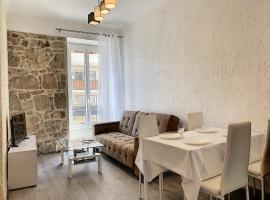 2-bedrooms аpartment Nice Port with parking, hotel in Nice