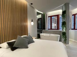 MiluiSuites Loft and Spa Catedral., спа хотел в Сантандер