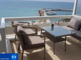 Luxury apartment on the first line !