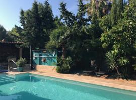 Casa Lisboa, Hotel in Cala Mesquida