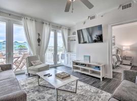 Dazzling Mexico Beach Condo - Walk to the Beach!, hotel in Mexico Beach