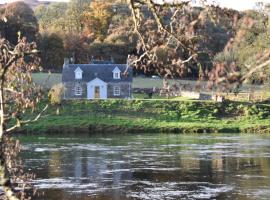 Heron Cottage, Port o Tay, cheap hotel in Pitlochry