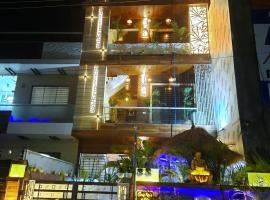 Urban homestay-camping, swimming pool,wood cottage, glamping site in Zirakpur
