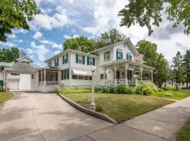 Carriage House Bed & Breakfast