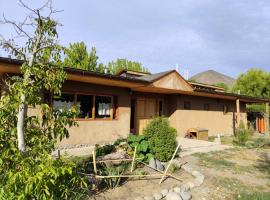 Casa de Adobe, villa in Isla de Maipo