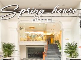 Spring House Saigon central park, hotel in Pham Ngu Lao, Ho Chi Minh City