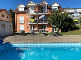 Die Seeblume - Ferienwohnung mit Pool und Seeblick, hotel in Bodman-Ludwigshafen