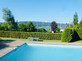 Die Seeblume - Ferienwohnung mit Pool und Seeblick