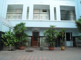 Hotel Selvies, hotel in Thiruvārūr