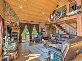 Spacious Fish Haven Cabin with Game Room and Deck!, alquiler vacacional en Fish Haven