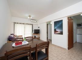 Apartamento Micro Centro para 4 con cochera, place to stay in Bahía Blanca