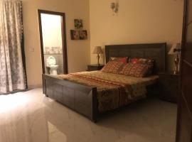 King's Paradise, hotel near Allama Iqbal International Airport - LHE, 