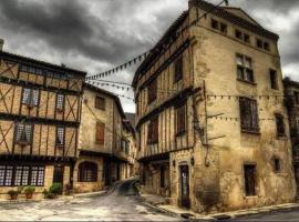 MAISON DE NOSTRADAMUS*** OCCITANIE INSOLITE, מלון בAlet-les-Bains