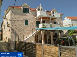 Apartment BUGA, kh&aacute;ch sạn 4 sao ở Slatine