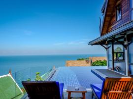 Sandalwood Luxury Villa Resort, hotel in Lamai