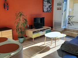 CHARMANT APPARTEMENT CENTRE VILLE LE RONSARD, hotell sihtkohas Nogent-le-Rotrou