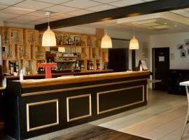 HOSTEL Les Bois Verts - Les Herbiers, hotel v destinácii Les Herbiers