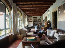 Casa Rural Antolina, δωμάτιο σε οικογενειακή κατοικία σε San Martin de Trevejo