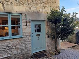 Market Place Cottage, Tetbury, Cotswolds Grade II Central location, villa in Tetbury