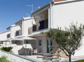 Beachfront Reiterer Villa V3 with Jacuzzi 30 meters from the Beach - CROWONDER LUXURY RENT