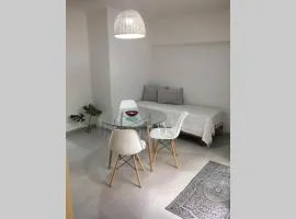 Hermoso NUEVO con PISCINA, Balcón y Patio