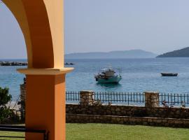 Captain Nick Aparthotel, hotel de platja a Mikros Gialos