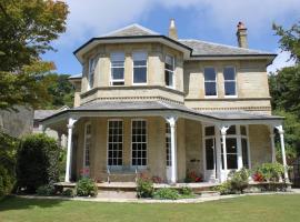 Clarence House Apartments, hotel in Ventnor